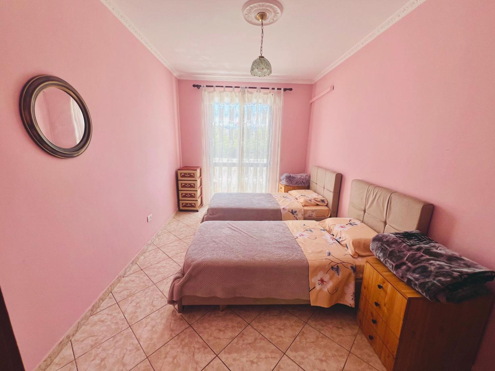 Appartement Lovely 3-bedroom Unit In *